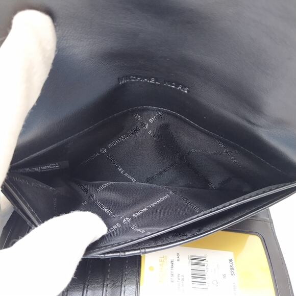Michael Kors Jet Set Travel Black Quilted Leather Credit Card Fold Wallet - $298 - Picture 10 of 15